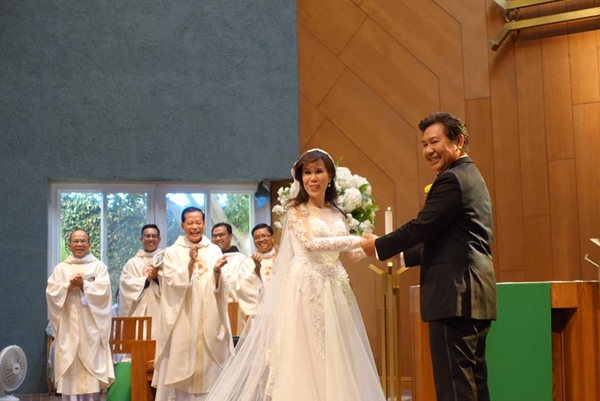 mai-thien-van-ket-hon-voi-ban-trai-sau-hon-10-nam-gan-bo-8