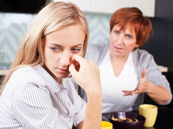 mẹ chồng, nàng dâu, ngoại tình, bí mật, gia đình, mâu thuẫn gia đình