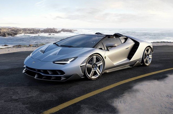 Lamborghini Centenario Roadster hon 2 trieu USD trinh lang hinh anh 2