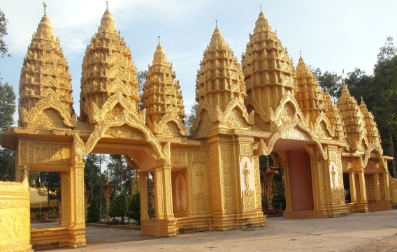Cận cảnh, dinh thự, Nam Bộ, đại gia, Trầm Bê, Trà Vinh, lâu đài, biệt thự, cây cảnh, nội thất