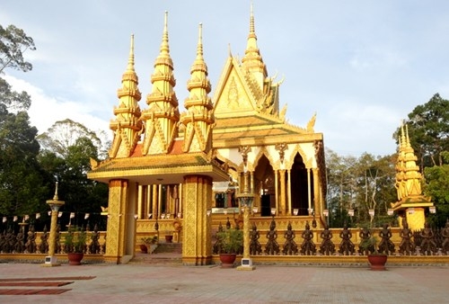 Cận cảnh, dinh thự, Nam Bộ, đại gia, Trầm Bê, Trà Vinh, lâu đài, biệt thự, cây cảnh, nội thất
