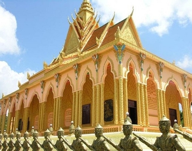 Cận cảnh, dinh thự, Nam Bộ, đại gia, Trầm Bê, Trà Vinh, lâu đài, biệt thự, cây cảnh, nội thất