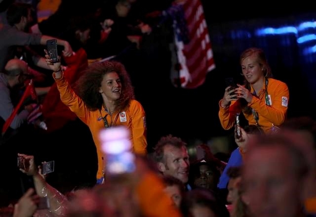 Le be mac Olympic Rio 2016: VDV doi mua, reo ho va nhay mua hinh anh 2