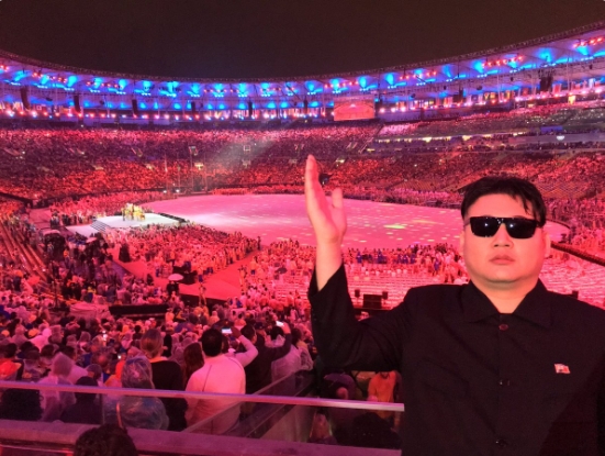 Co dong vien giong Kim Jong Un duoc chu y o Brazil hinh anh 7
