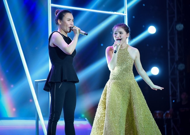 Ho Ngoc Ha lai xe sang di tong duyet chung ket X Factor hinh anh 11