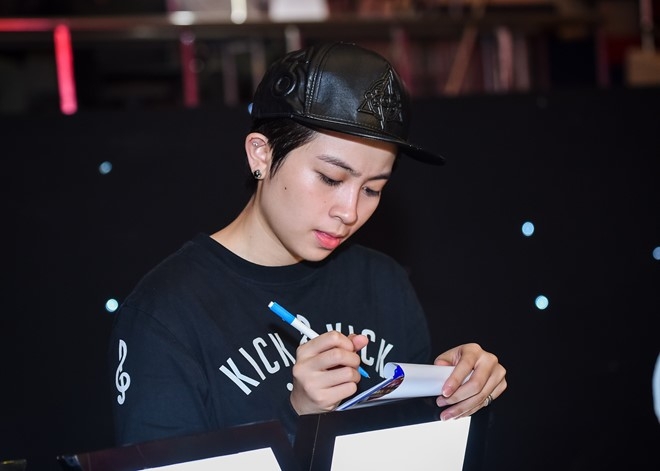 Ho Ngoc Ha lai xe sang di tong duyet chung ket X Factor hinh anh 13