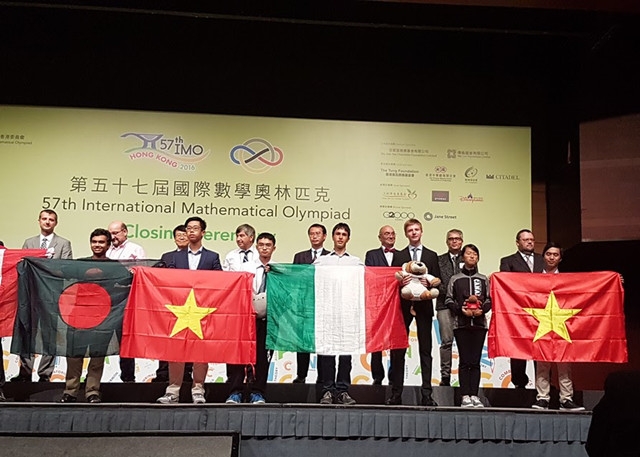  Mới đây nhất chàng trai đa tài này nhận Huy chương Bạc tại IMO 2016 ở Hồng Kông. 