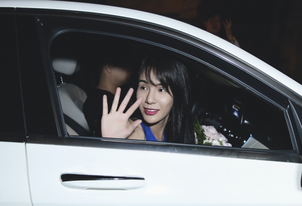 diep-lam-anh-quan-quyt-ban-trai-trong-tiec-sinh-nhat-9