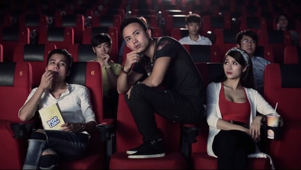 thiếu ý thức trong rạp phim
