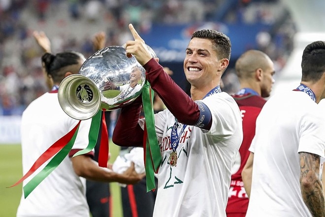 Ro 'beo' loai Ronaldo khoi doi hinh hay nhat moi thoi dai hinh anh 1