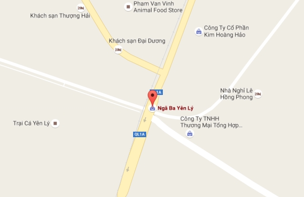 Xe may nat bet ket giua hai oto, nguoi dan ong nguy kich hinh anh 2