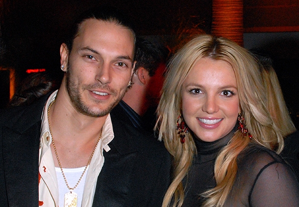 Britney Spears hoảng loạn vì suýt chết đuối trên biển Hawaii - Ảnh 3.