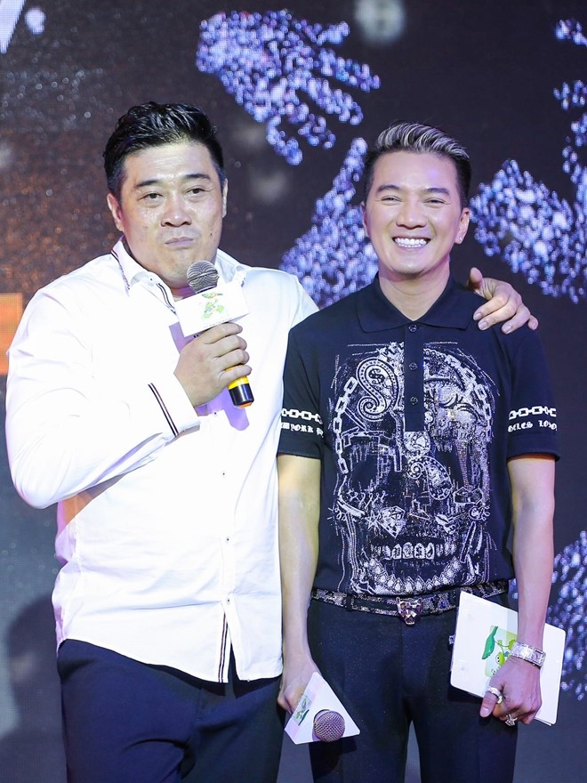 Dam Vinh Hung lam show 9 ty, ban ve VIP 20 trieu dong hinh anh 3