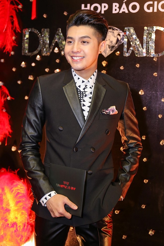 Dam Vinh Hung lam show 9 ty, ban ve VIP 20 trieu dong hinh anh 9