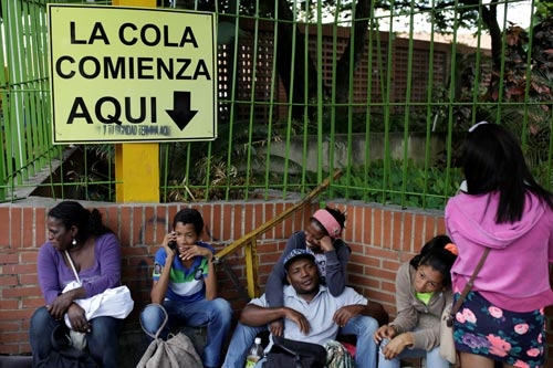 Venezuela “chảy máu” toàn diện - 1