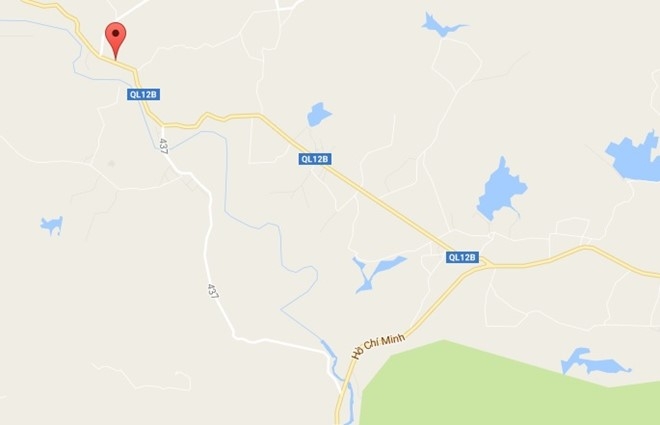 Can bo quan ly thi truong tu vong trong taxi lao xuong suoi hinh anh 2