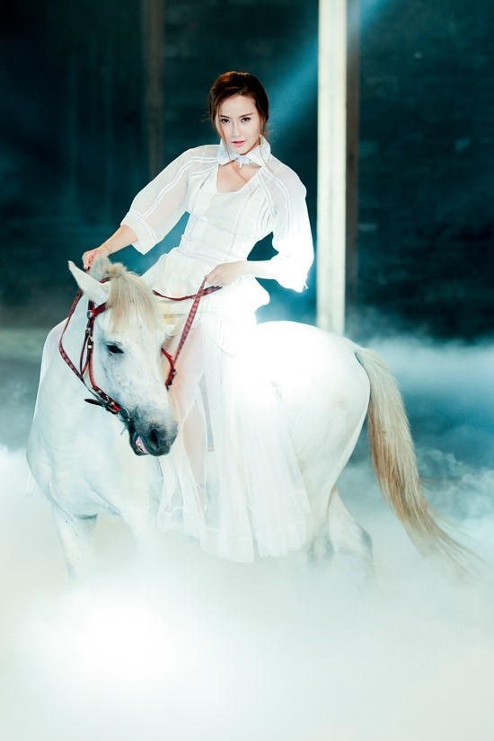 Top 5 The Face chup anh quyen ru ben tuan ma hinh anh 2