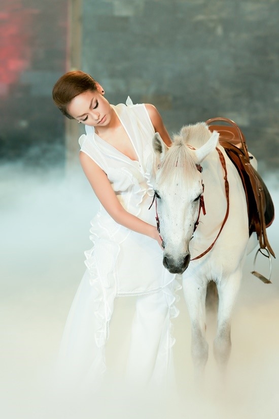Top 5 The Face chup anh quyen ru ben tuan ma hinh anh 3
