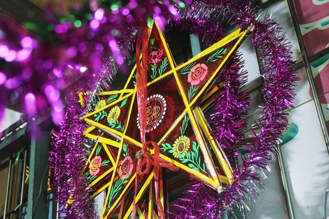 Xóm lồng đèn giấy kiếng hồi sinh giữa Sài Gòn