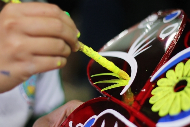 Xóm lồng đèn giấy kiếng hồi sinh giữa Sài Gòn