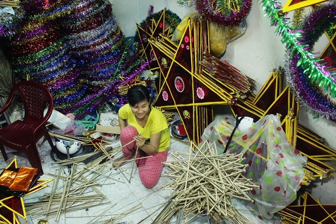 Xóm lồng đèn giấy kiếng hồi sinh giữa Sài Gòn