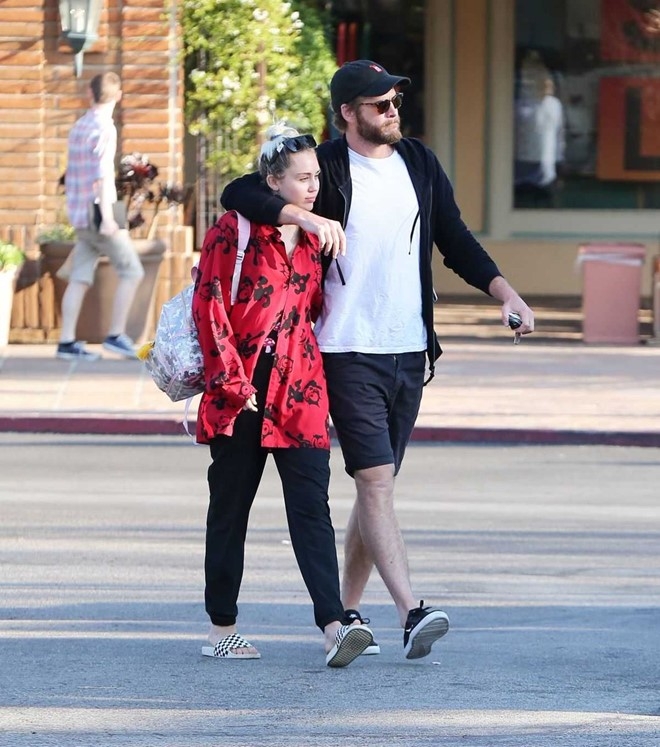 Miley Cyrus doi tra moi chi phi khi yeu Liam hinh anh 2