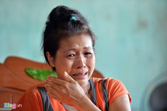 Me sung sot hay tin con trai chat lia chan tay nguoi phu nu hinh anh 1