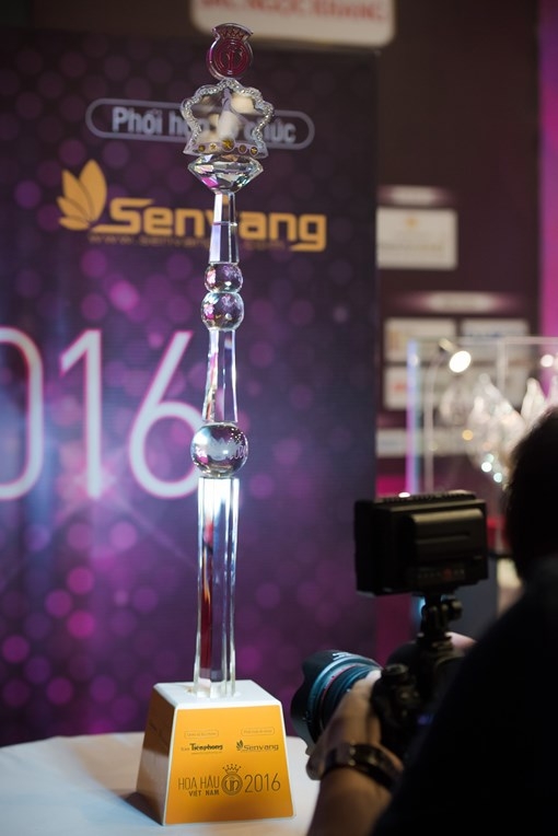 Ai sẽ đội vương miện 2,2 tỉ đồng của Hoa hậu Việt Nam 2016? - ảnh 4