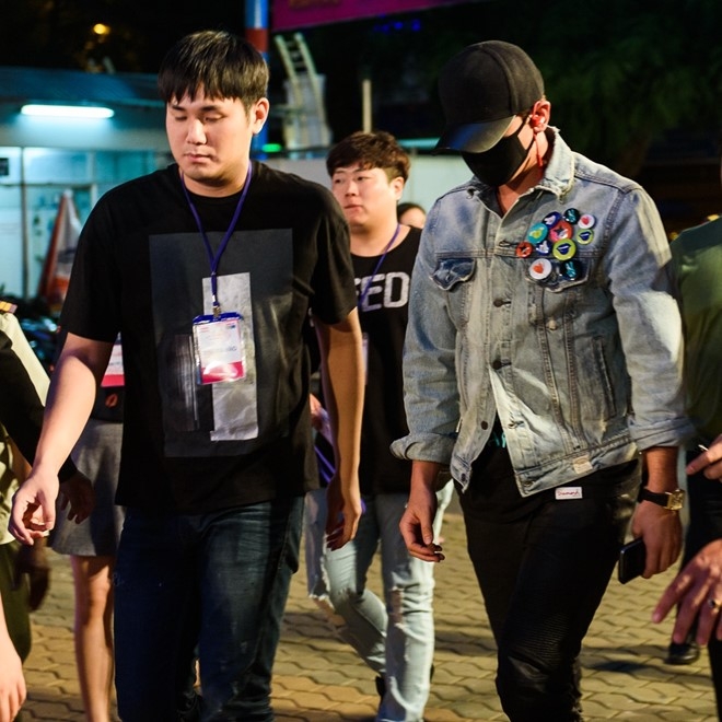 Bi Rain cung dan sao Viet den san khau Hoa hau tong duyet hinh anh 2