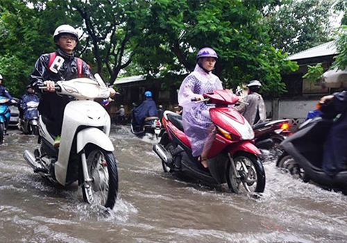 mien-bac-tiep-tuc-mua-tren-dien-rong-ha-noi-ngap-nhieu-diem