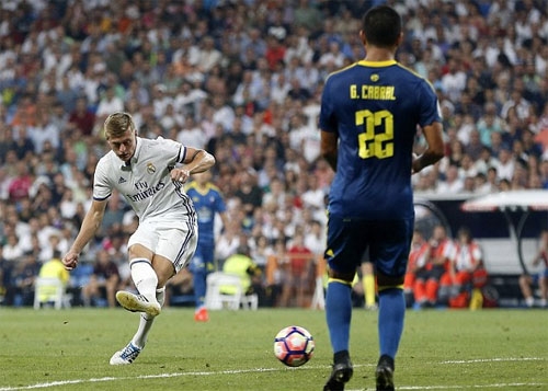 real-gianh-chien-thang-vat-va-tren-san-nha-2