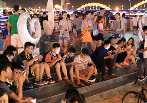 da-nang-cam-cong-chuc-choi-pokemon-go-tai-co-quan