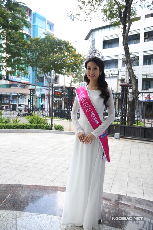 do-my-linh-xinh-dep-xuat-hien-sau-dang-quang-3