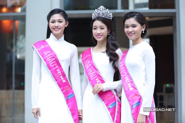 do-my-linh-xinh-dep-xuat-hien-sau-dang-quang-12