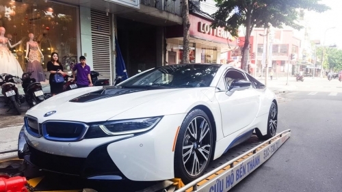 'Lộ' danh tính người chồng mua siêu xe 7 tỷ BMW i8 tặng sinh nhật vợ - Ảnh 7