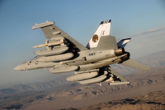  Mỹ đã triển khai máy bay tấn công điện tử EA-18G Growler tới Philippines. (Ảnh: National Interest) 