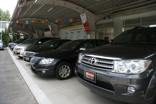 Oto cu e chua tung co: Ban lo van khong co khach hinh anh 2