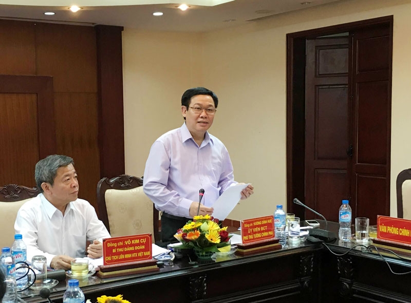 Phó Thủ tướng Vương Đình Huệ chủ trì buổi làm việc tại Liên minh Hợp tác xã Việt Nam sáng 29/8