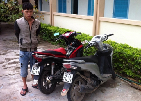 Xưng danh đại ca giang hồ, ép tài xế đóng tiền mãi lộ - ảnh 1