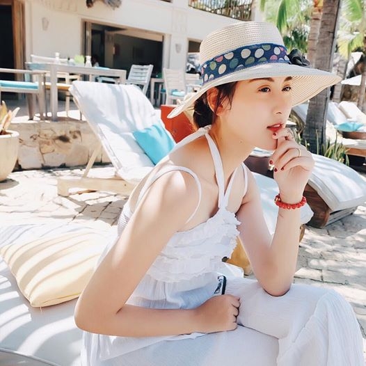 Hot girl Hà Lade bất ngờ tố bạn trai đại gia 