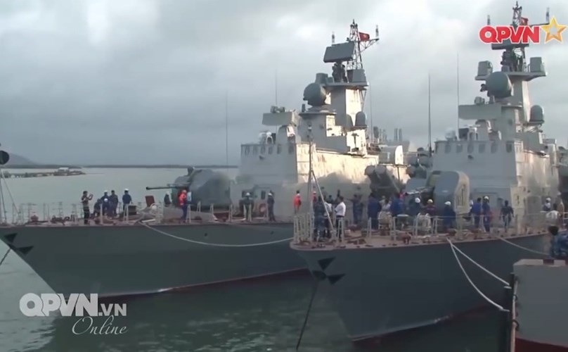 Ngam cap tau ten lua Molniya moi tinh cua Viet Nam