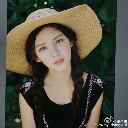tim thay “ban sao” cuc ky xinh dep cua hot girl midu hinh anh 8