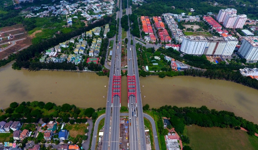 Toan canh khu nha giau Sai Gon bi mui hoi bao phu hinh anh 2