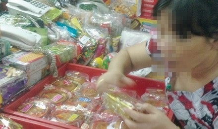 Banh trung thu lam bang bot san, huong lieu ban o cho TP HCM hinh anh 1