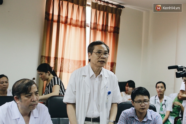 Khoảnh khắc chồng thiếu úy Huyền Trâm nhận lại con trai kháu khỉnh sau 50 ngày chiến đấu ở bệnh viện - Ảnh 4.