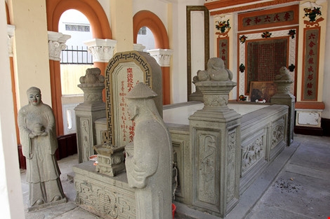 Choáng ngợp khu mộ cổ của bá hộ giàu nhất Sài Gòn xưa - 7