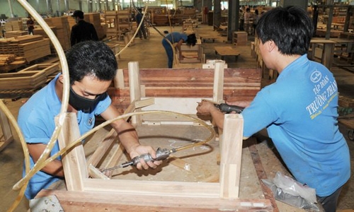 hon-500-ty-dong-doanh-thu-cua-go-truong-thanh-bi-nghi-ao