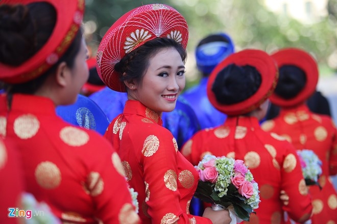 100 cap doi hanh phuc trong le cuoi tap the ngay Quoc Khanh hinh anh 15