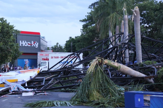 “Bức tường Tiger” cao 30m đổ sập trong mưa