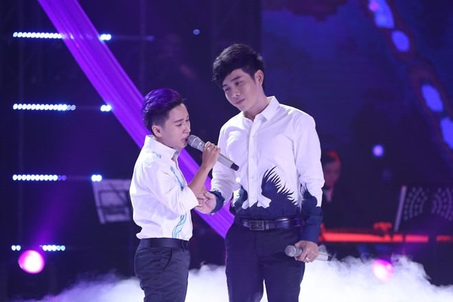 Chang trai nuoi heo tro thanh quan quan Nguoi hat tinh ca hinh anh 2